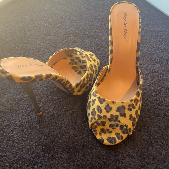 Sexy heels - Picture 1 of 2